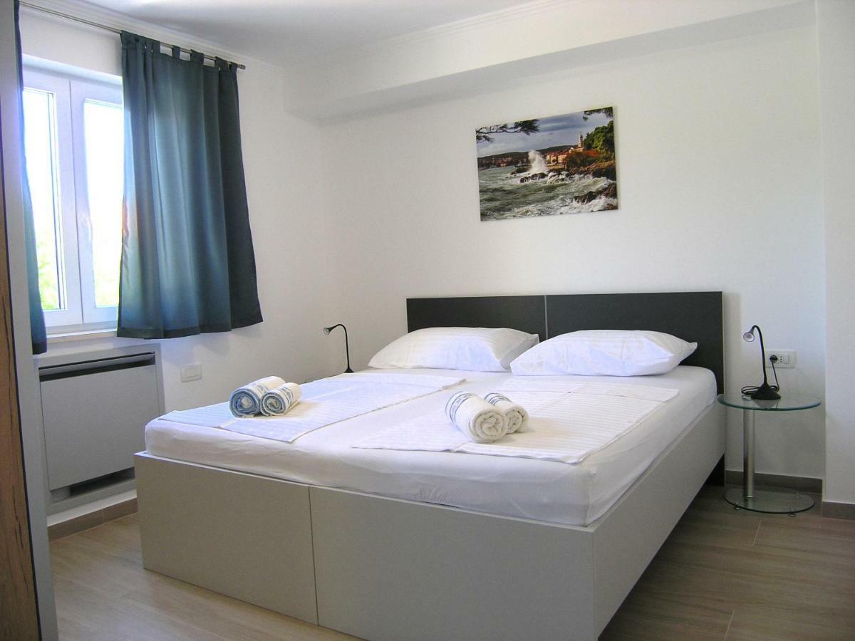 Apartmani Krajinovic Krk Town Dış mekan fotoğraf