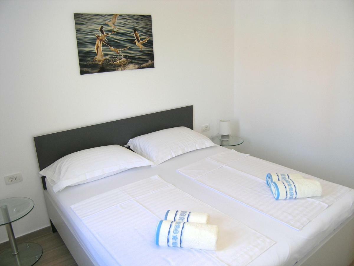 Apartmani Krajinovic Krk Town Dış mekan fotoğraf